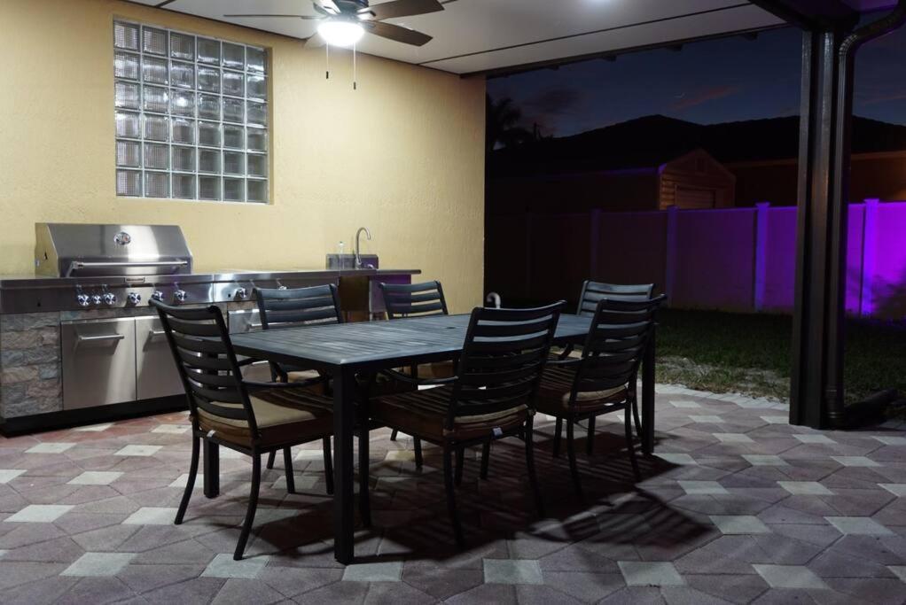 New Luxury Vacation Dream Rental- Sleeps 15! ميامي المظهر الخارجي الصورة