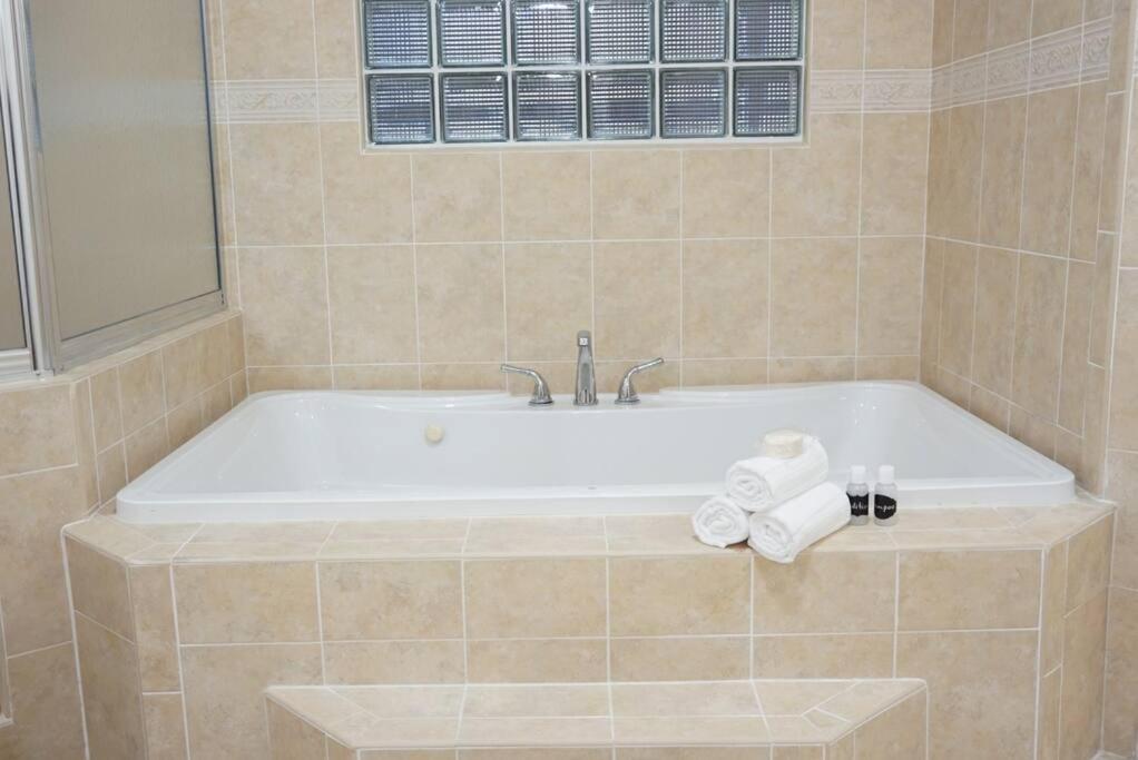 New Luxury Vacation Dream Rental- Sleeps 15! ميامي المظهر الخارجي الصورة