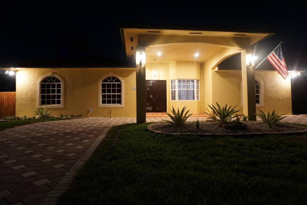 New Luxury Vacation Dream Rental- Sleeps 15! ميامي المظهر الخارجي الصورة