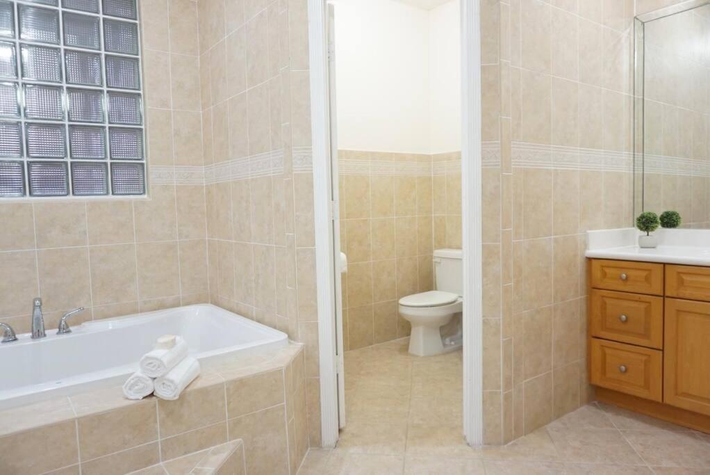 New Luxury Vacation Dream Rental- Sleeps 15! ميامي المظهر الخارجي الصورة