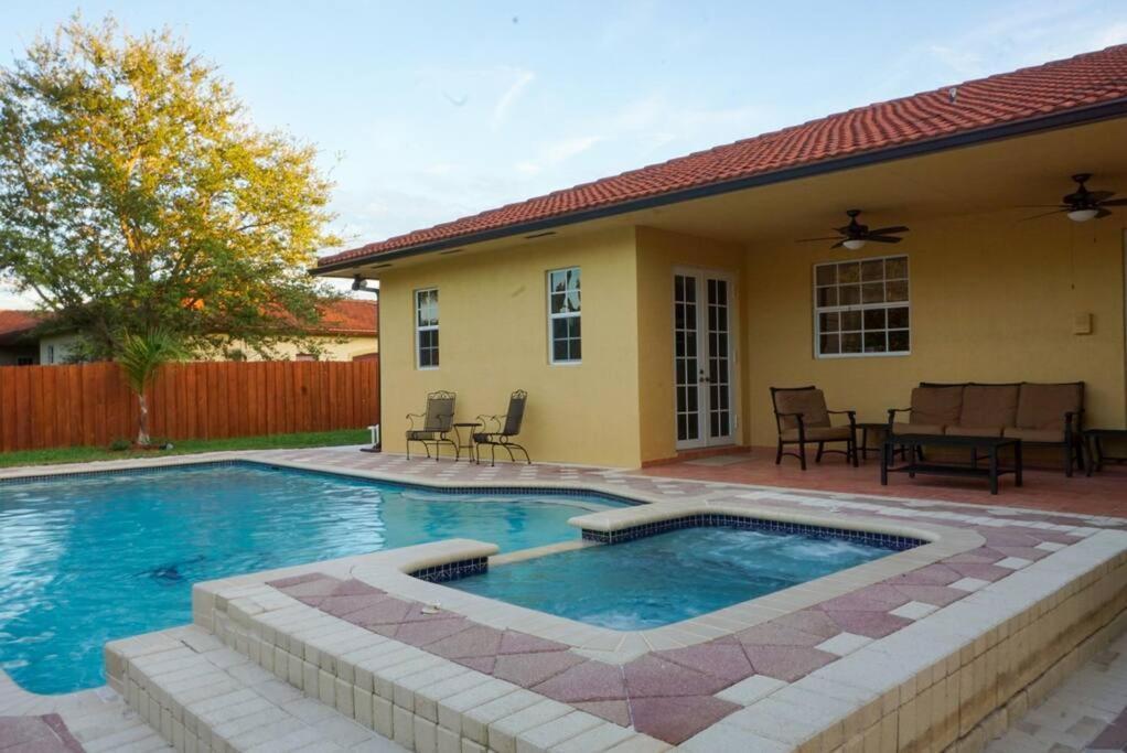 New Luxury Vacation Dream Rental- Sleeps 15! ميامي المظهر الخارجي الصورة