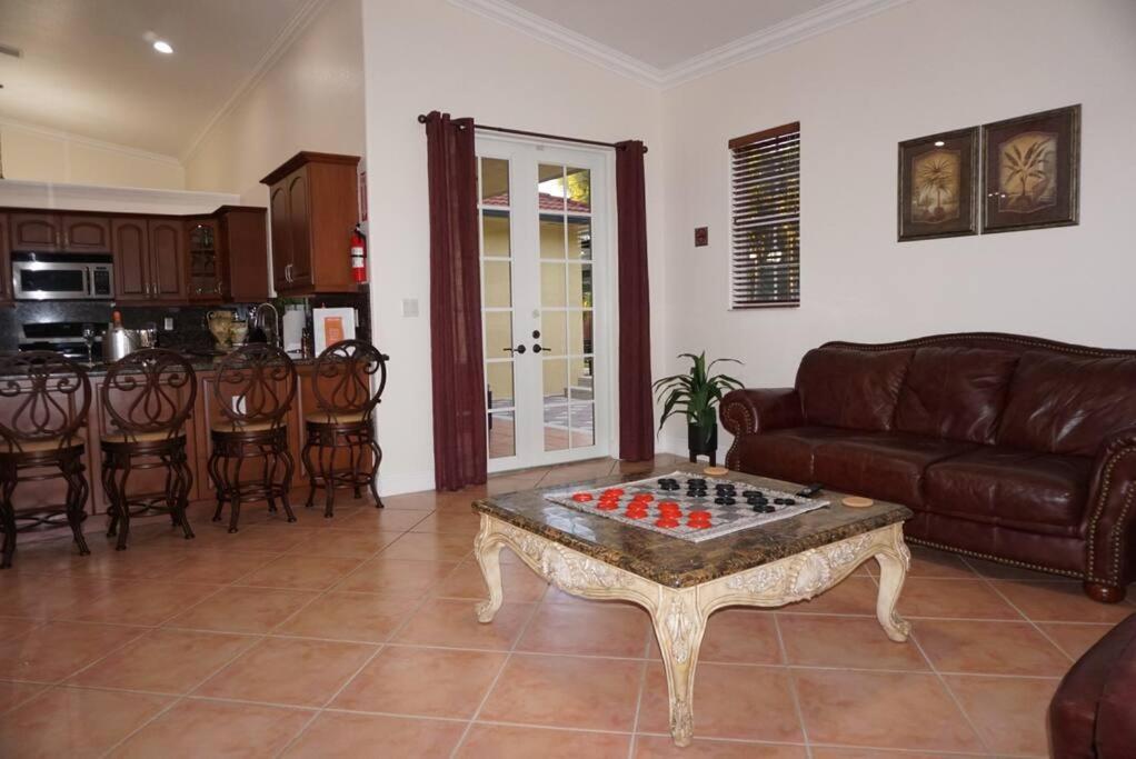 New Luxury Vacation Dream Rental- Sleeps 15! ميامي المظهر الخارجي الصورة